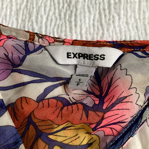 Express Red and Pink Ruffled Tie Front Blouse - Picture 3 of 4